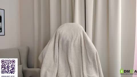 Snapshot of suzyjames chatting on 12.28.24 Suzy next stream Thursday Friday Saturday online show from 12.28.24