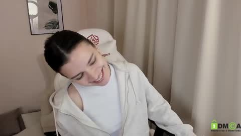 Snapshot of suzyjames chatting on 01.17.25 Suzy next stream Thursday Friday Saturday online show from 01.17.25