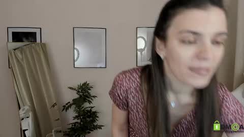 Snapshot of suzyjames chatting on 01.18.25 Suzy next stream Thursday Friday Saturday online show from 01.18.25