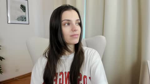 Snapshot of suzyjames chatting on 01.23.25 Suzy next stream Thursday Friday Saturday online show from 01.23.25