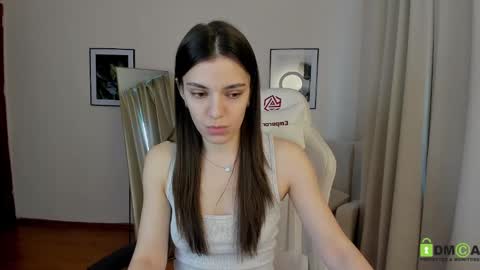 Snapshot of suzyjames chatting on 02.01.25 Suzy next stream Thursday Friday Saturday online show from 02.01.25