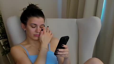 Snapshot of suzyjames chatting on 02.22.25 Suzy next stream Thursday Friday Saturday online show from 02.22.25