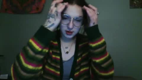Snapshot of swanncrazi chatting on 09.17.25 Swann online show from 09.17.25