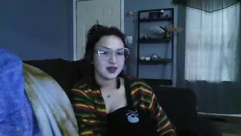 Snapshot of swanncrazi chatting on 09.19.25 Swann online show from 09.19.25