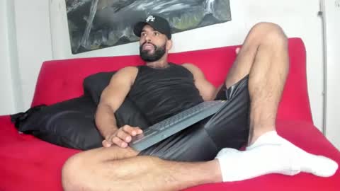 Snapshot of sweatyhairypig1 chatting on 11.19.25 joel bliss online show from 11.19.25