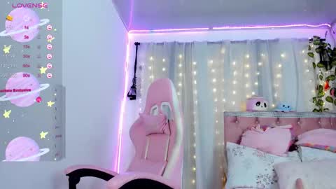 Daniela age 21 online show from 11.20.25