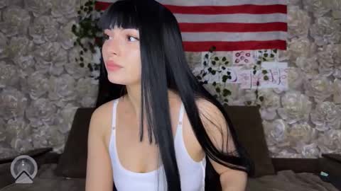 sweeet_strawwberies online show from 10.18.25