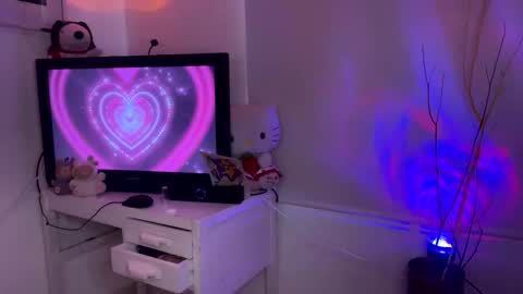 Snapshot of sweeetbabyy22 chatting on 04.28.26 Valeria online show from 04.28.26