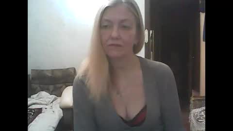 Snapshot of sweet4blonde67 chatting on 12.22.24 sweet4blonde67 online show from 12.22.24