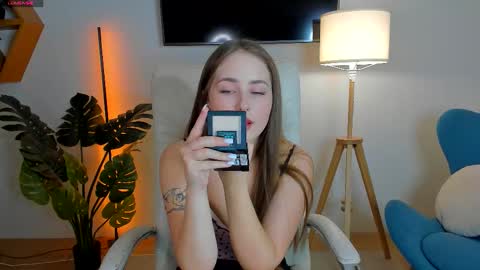 Snapshot of sweet__amily chatting on 09.19.25 Sweet Amily online show from 09.19.25
