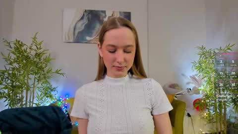 Monica  GTM 3MoTuWeFrSa 500pm-1000pm  online show from 02.25.26