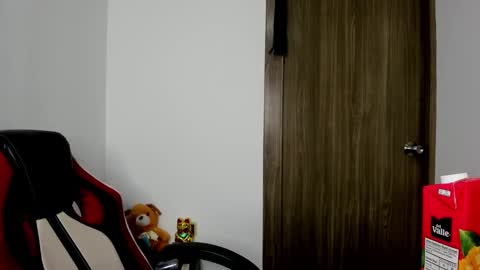 Snapshot of sweet__suck69bitch chatting on 02.24.25 sweet__suck69bitch online show from 02.24.25