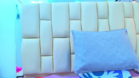 Snapshot of sweet_amye chatting on 10.18.25 Amye online show from 10.18.25