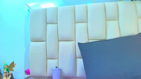 Amye  online show from 10.25.25