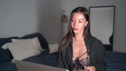 Snapshot of sweet_and_honest chatting on 10.20.25 Dorothea online show from 10.20.25