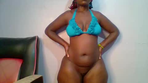 Snapshot of sweet_arianna_ chatting on 02.05.25 timaya online show from 02.05.25