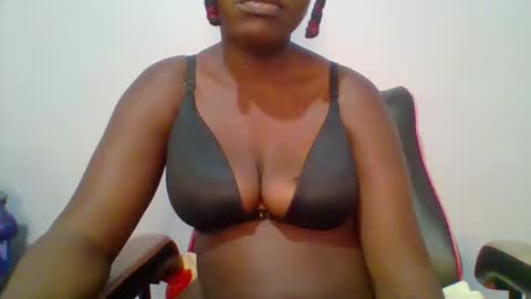Snapshot of sweet_arianna_ chatting on 02.13.25 timaya online show from 02.13.25