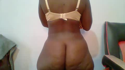 Snapshot of sweet_arianna_ chatting on 02.14.25 timaya online show from 02.14.25