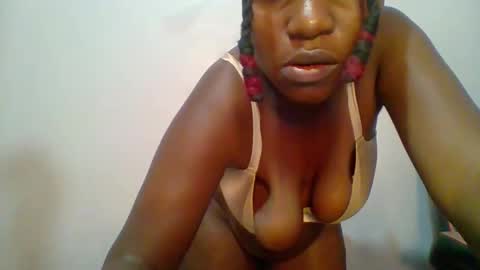 Snapshot of sweet_arianna_ chatting on 02.18.25 timaya online show from 02.18.25