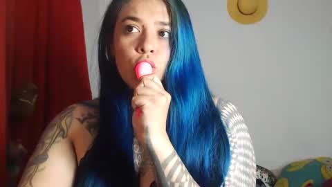 Snapshot of sweet_bubblee chatting on 10.06.25 Bubbles online show from 10.06.25