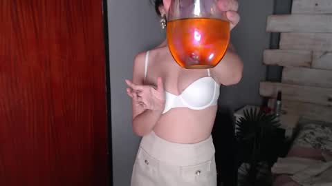Snapshot of sweet_chantelle chatting on 03.11.25 Chantelle online show from 03.11.25