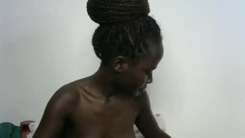 sweet_diva19 online show from 10.30.25