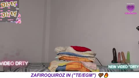 Snapshot of sweet_dty chatting on 04.05.26 ZAFIRO QUIROZ online show from 04.05.26
