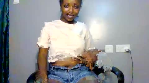 Snapshot of sweet_ebony001 chatting on 03.21.26 sweet_ebony001 online show from 03.21.26