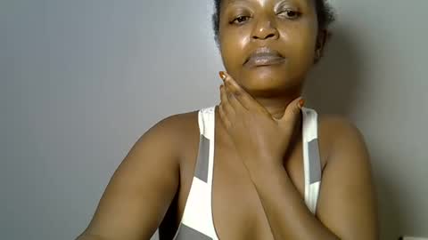 Snapshot of sweet_ebony001 chatting on 03.26.26 sweet_ebony001 online show from 03.26.26