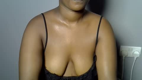 Snapshot of sweet_ebony001 chatting on 03.26.26 sweet_ebony001 online show from 03.26.26