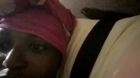 Snapshot of sweet_ebony001 chatting on 04.04.26 sweet_ebony001 online show from 04.04.26