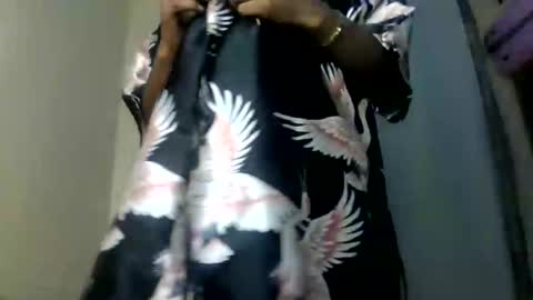 Snapshot of sweet_ebony001 chatting on 04.26.26 sweet_ebony001 online show from 04.26.26