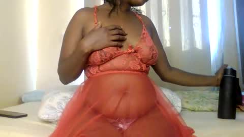 Snapshot of sweet_ebony001 chatting on 04.28.26 sweet_ebony001 online show from 04.28.26
