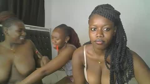 Snapshot of sweet_ella6 chatting on 04.03.26 sweet_ella6 online show from 04.03.26