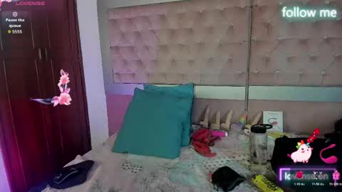  emmili  online show from 04.14.26