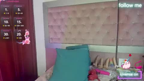  emmili  online show from 04.16.26