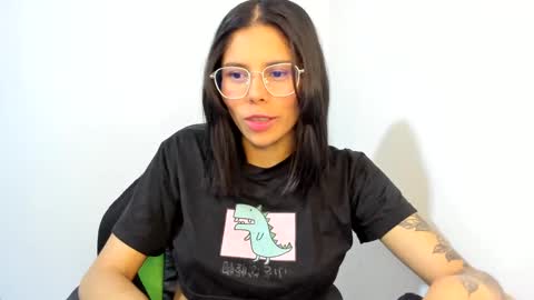 Snapshot of sweet_hann chatting on 01.21.25 Hanna online show from 01.21.25