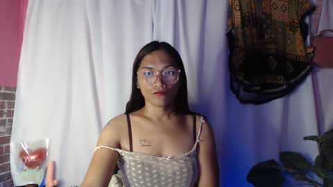 Snapshot of sweet_hanna22 chatting on 05.05.26 hanna mae online show from 05.05.26