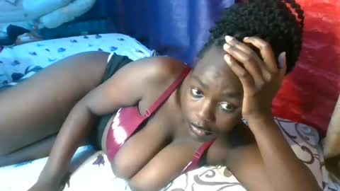 Snapshot of sweet_hennessey chatting on 06.20.26 sweet_hennessey online show from 06.20.26