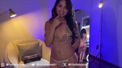 Snapshot of sweet_littleee chatting on 08.01.26 free private online show from 08.01.26