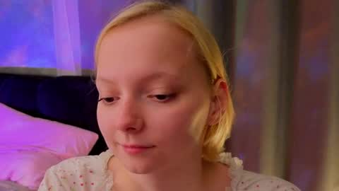 Snapshot of sweet_lynx chatting on 05.10.26 Lana online show from 05.10.26