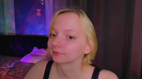Snapshot of sweet_lynx chatting on 05.18.26 Lana online show from 05.18.26