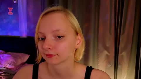 Snapshot of sweet_lynx chatting on 05.25.26 Lana online show from 05.25.26