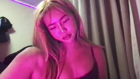 Snapshot of sweet_maleia69 chatting on 06.15.26 Maleia online show from 06.15.26