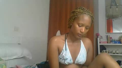 Snapshot of sweet_melod chatting on 04.28.26 Linda online show from 04.28.26