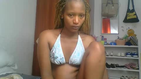 Snapshot of sweet_melod chatting on 05.06.26 Linda online show from 05.06.26