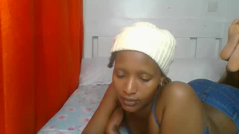 Snapshot of sweet_melod chatting on 05.09.26 Linda online show from 05.09.26