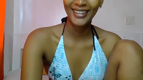 Snapshot of sweet_melod chatting on 05.13.26 Linda online show from 05.13.26