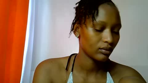 Snapshot of sweet_melod chatting on 05.22.26 Linda online show from 05.22.26
