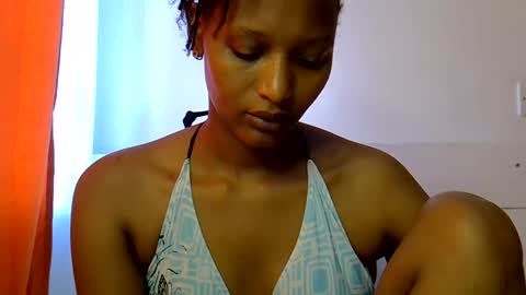 Snapshot of sweet_melod chatting on 05.26.26 Linda online show from 05.26.26